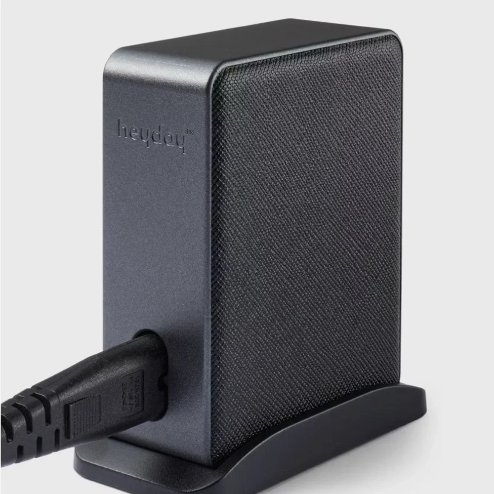 6-Port Charging Hub Vertical 2C + 4A - heyday™ Black Saffiano: USB Tower Charger